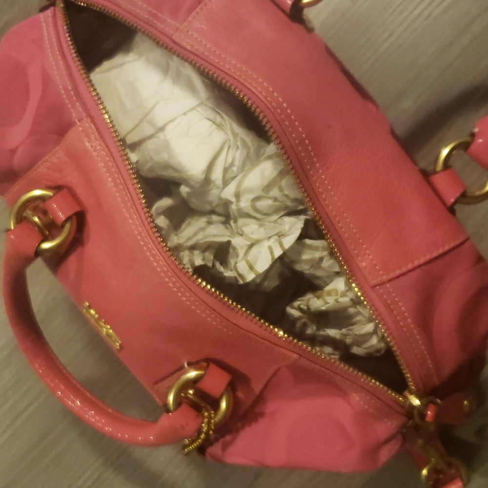 Coach Handbag - Picture 6 of 9